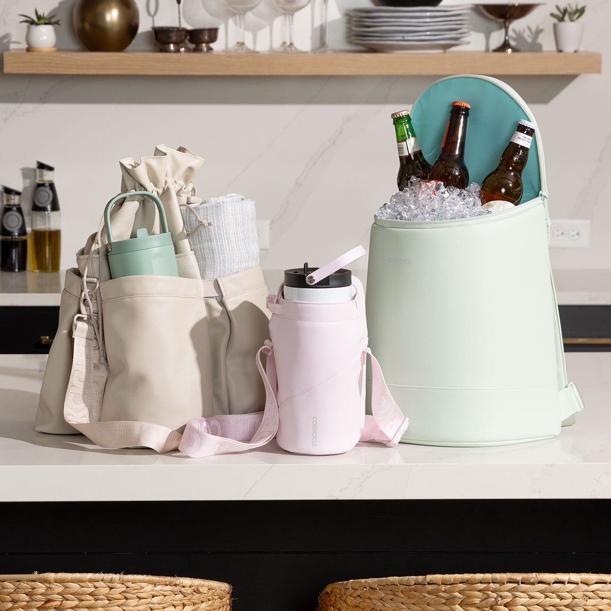 beverage-bucket-bag-s0 6c4793ad3b8e--group-lifestyle1.jpg