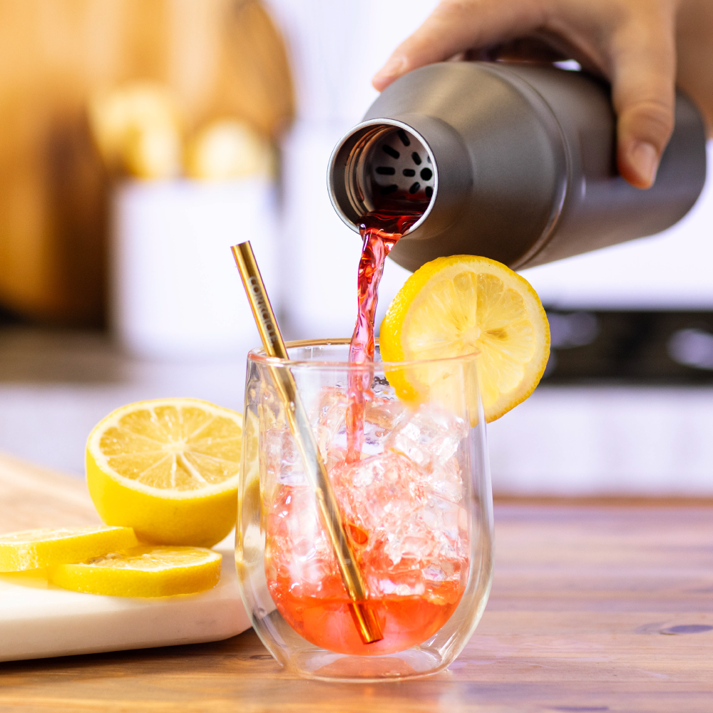 cocktail-shaker-lid-u3 Cocktail_Shaker_lifestyle_1_0f873eef-26b9-477a-b301-4dde25c00201.png